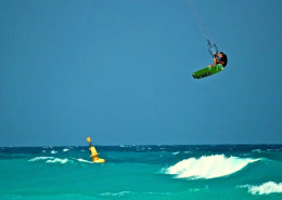 Kiteboarding at Playa del Carmen